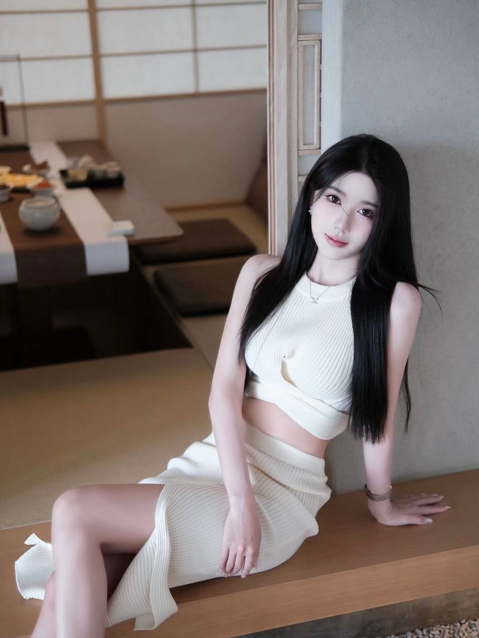海报背后的完整源